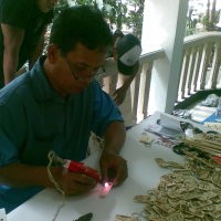 Menggurat Bambu Beralat Kawat